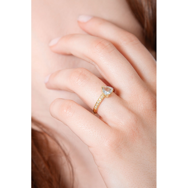 Yellow gold 18k ring with aquamarine heart cut and diamonds