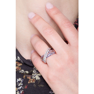 Rosé and white gold 18k criss cross ring with blue sapphires and diamonds 