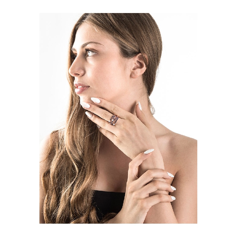 18k rosé gold ring with bands of blue sapphires and diamonds 