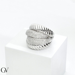 18k white gold band ring with diamonds