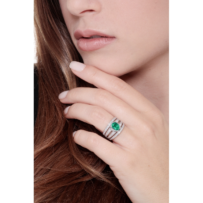 Band Ring 18k White Gold with emerald and diamonds 