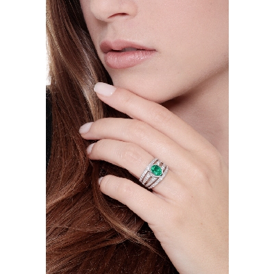 Band Ring 18k White Gold with emerald and diamonds 