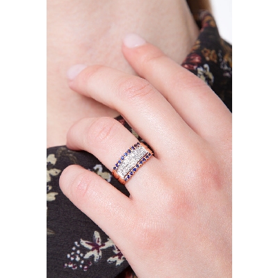 Rosé gold 18k band ring with blue sapphires and diamonds 