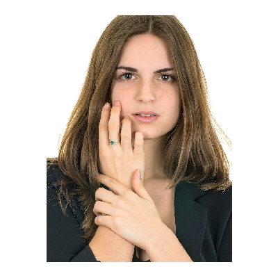 18k white gold with a central emerald and diamonds 