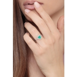 White gold 18k halo ring with a heart cut emerald and diamonds 2