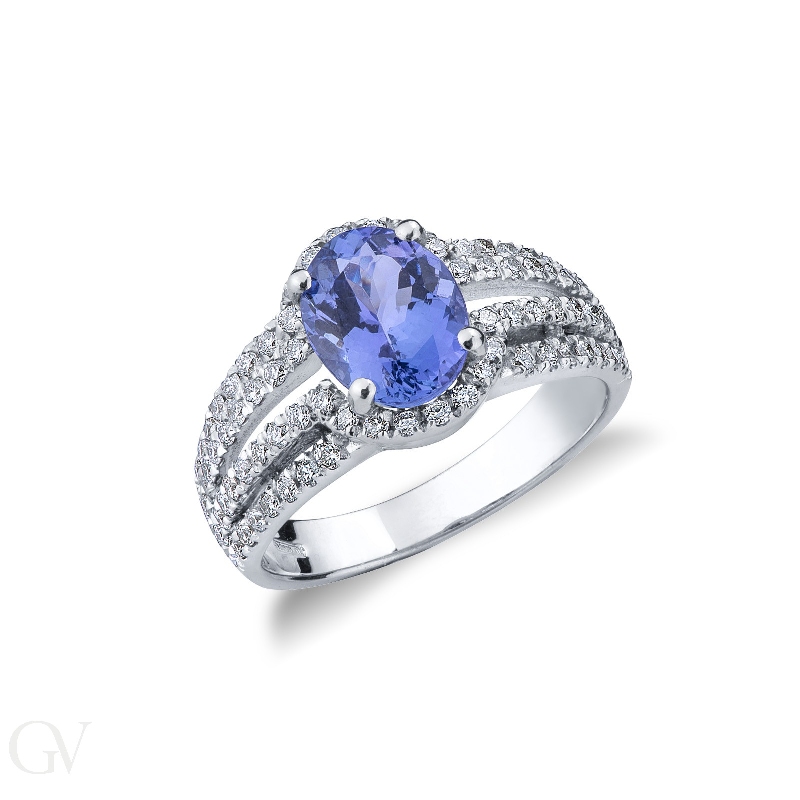 White gold 18k ring with diamonds and tanzanite