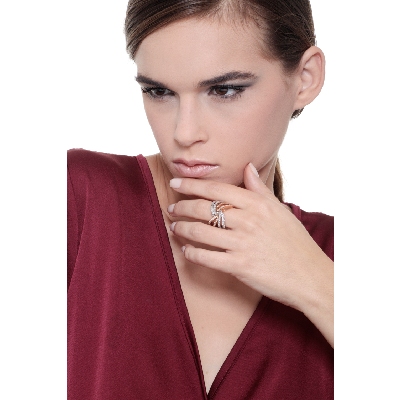 18k white and rosé gold band ring with diamonds 