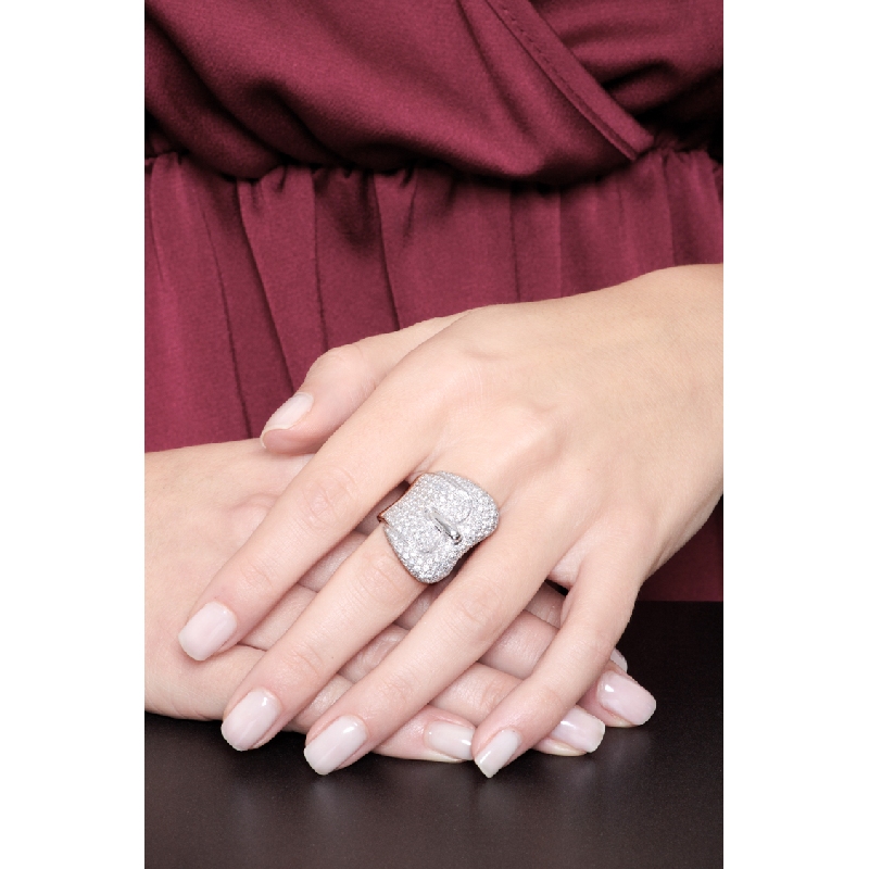 Rosé gold 18k buckle ring with diamonds 