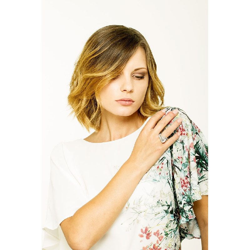 Anello a fiocco in oro bianco 18k con diamanti