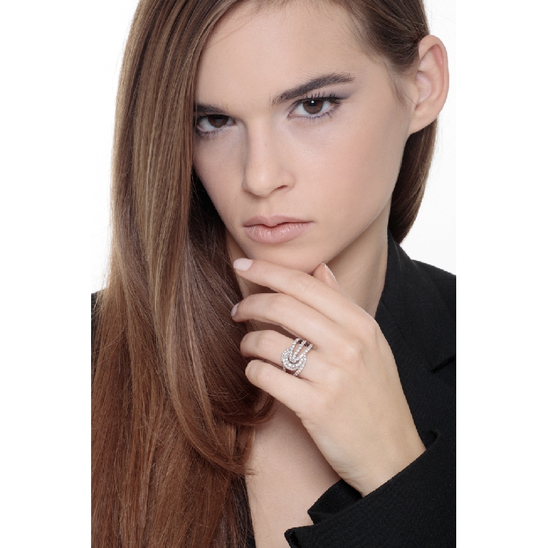 Band Ring 18k White Gold with a knot of diamonds 