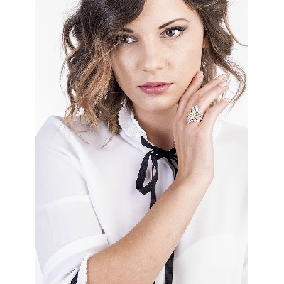 18k yellow and white gold band ring with diamonds 