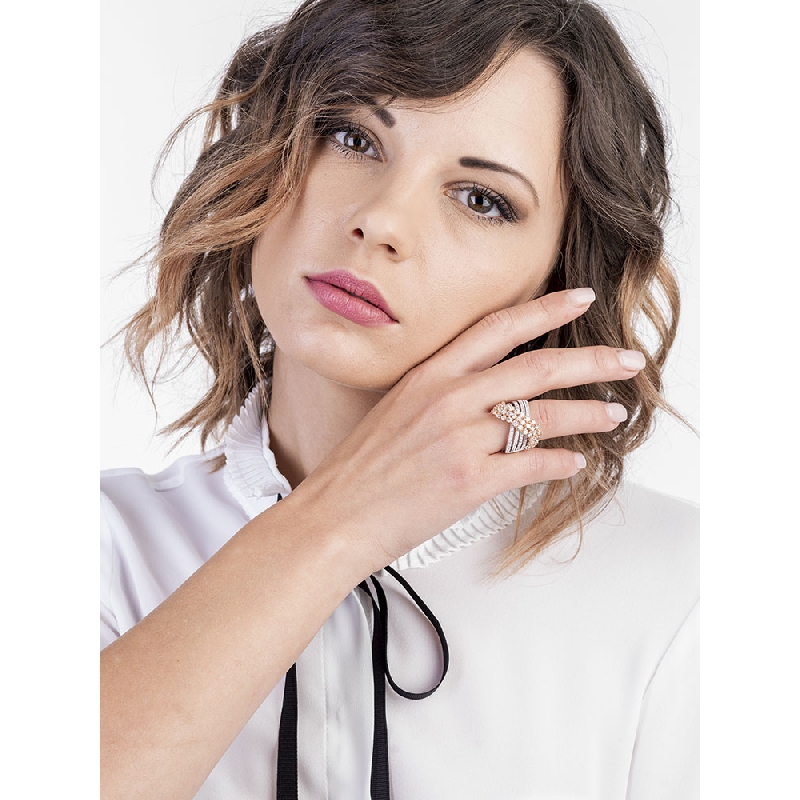 Band ring in white and rosé gold 18k with diamonds 