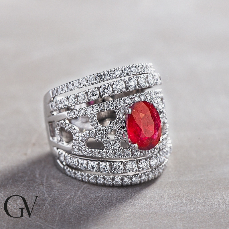 Band Ring 18k White Gold with Diamonds and central ruby 