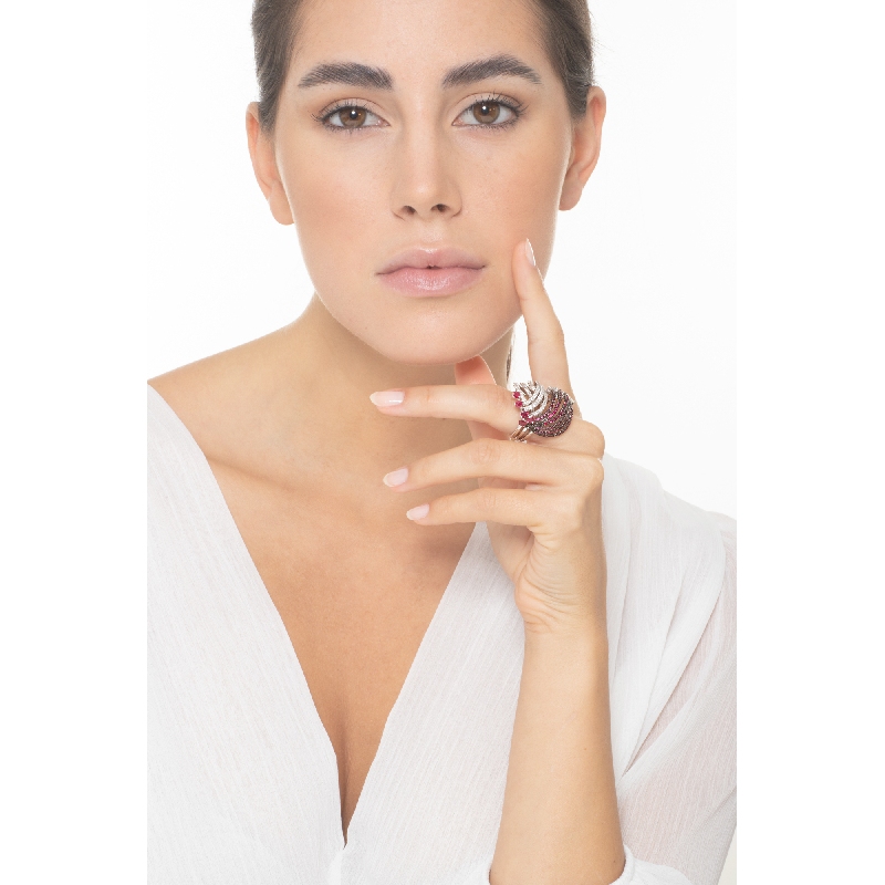 Band ring with rubies on burnished tips and diamonds 