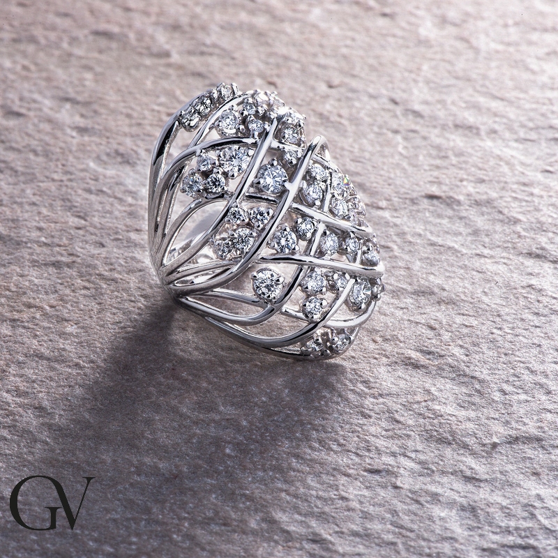 18k white gold band diamond ring 