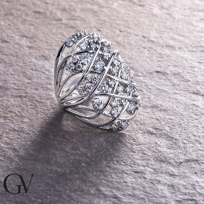 18k white gold band diamond ring 