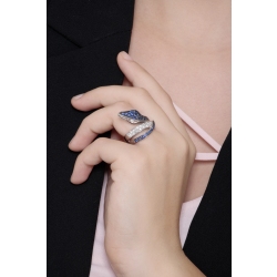 White gold 18k snake ring with diamonds and blue sapphires on head and tail 2