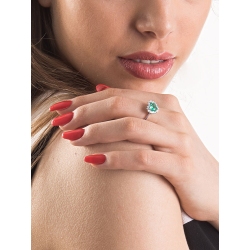 18k white gold halo heart cut emerald and diamonds  2