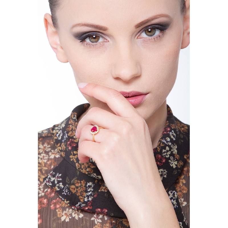 Yellow gold 18k halo ring with heart cut ruby and diamonds 