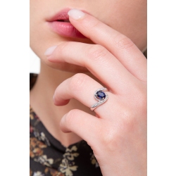 18k white gold ring with a central blue sapphire oval cut and diamonds  2