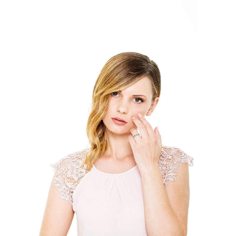 Trilogy ring with emeralds and diamonds white gold 18k