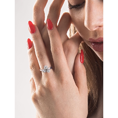 18k white gold ring with diamonds flowers 