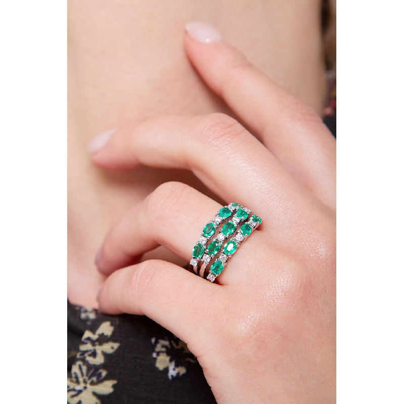 Three bands ring with emeralds and diamonds in white gold 18k 