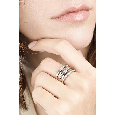 Band ring in white and rosé gold 18k with three rows of diamonds 