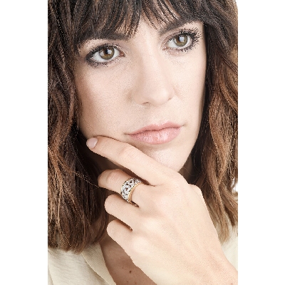 18k white and yellow gold ring with diamonds 