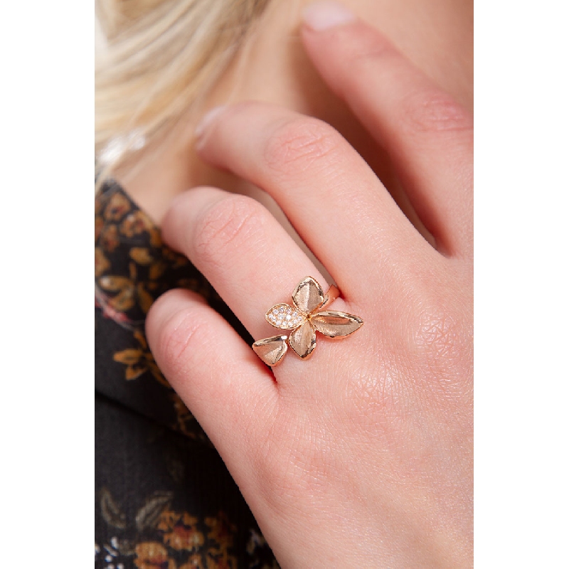 Rosé gold 18k flower ring with diamonds