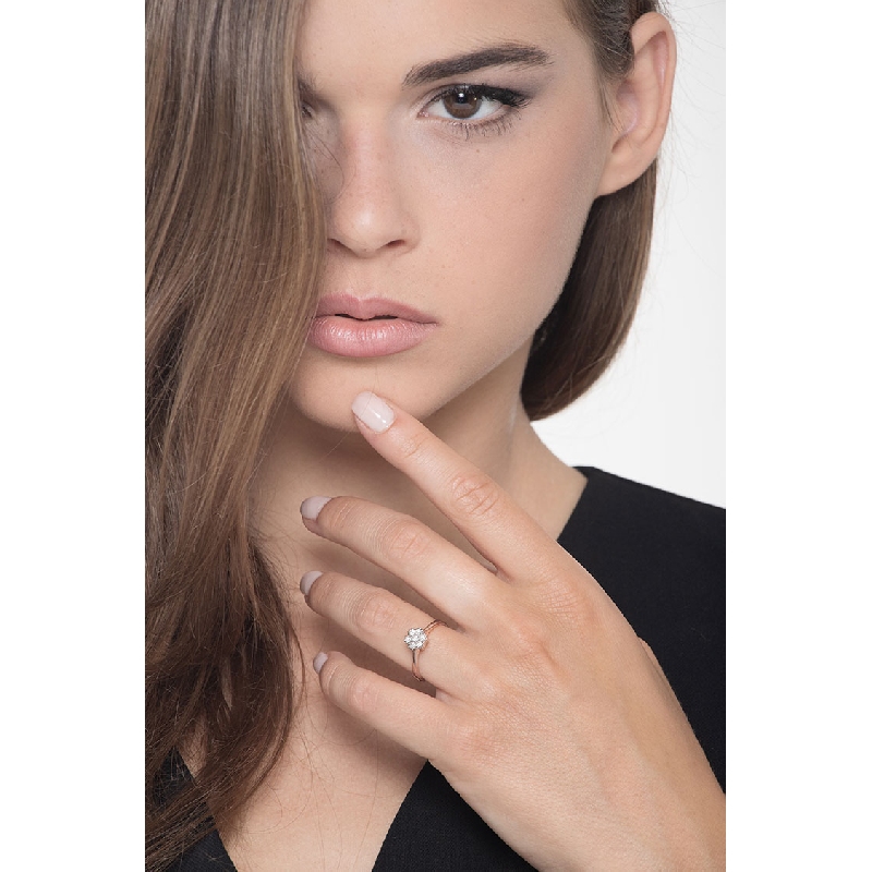 White gold 18k diamonds flower ring 