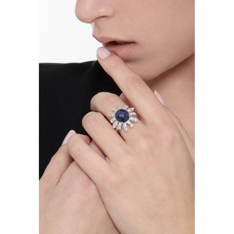 Halo ring white gold 18k with diamonds and blue sapphire