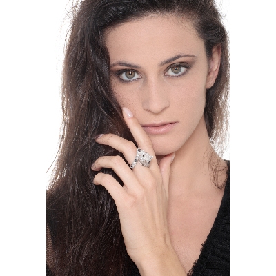 18k white gold pather ring with white and black diamonds 