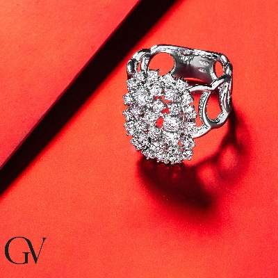 White gold 18k band ring with diamonds 