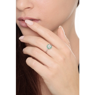White gold 18k ring with diamonds and halo emeralds 