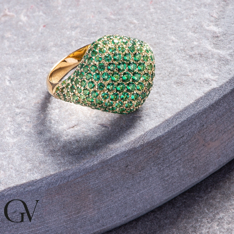 Rosé gold 18k pinky ring chevalier with emeralds pavé