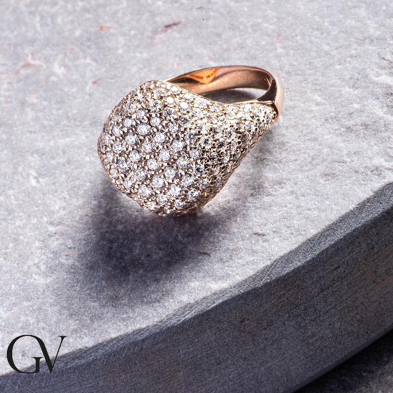 Rosé gold 18k pinky ring with diamonds pavé