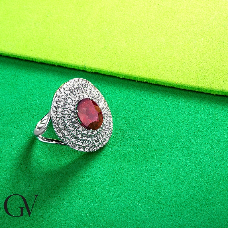 Diamond halo ring with ruby white gold 18k 