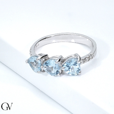Anello acquemarine cuore in oro bianco e diamanti