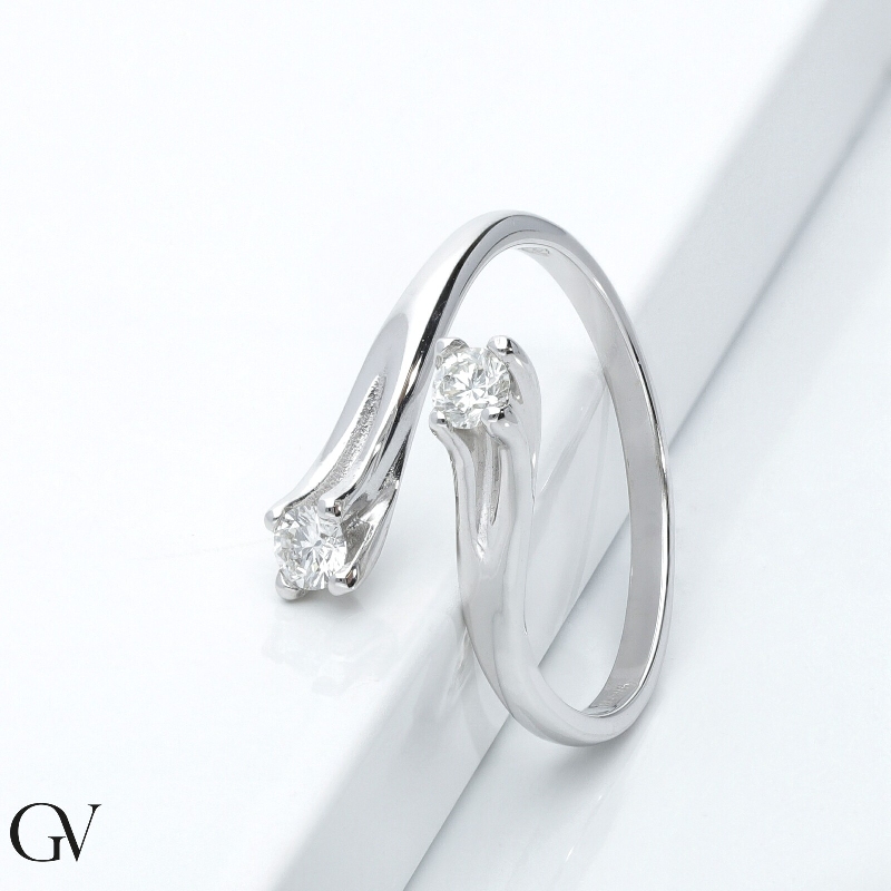 White gold 18k Bilogy ring with diamonds 