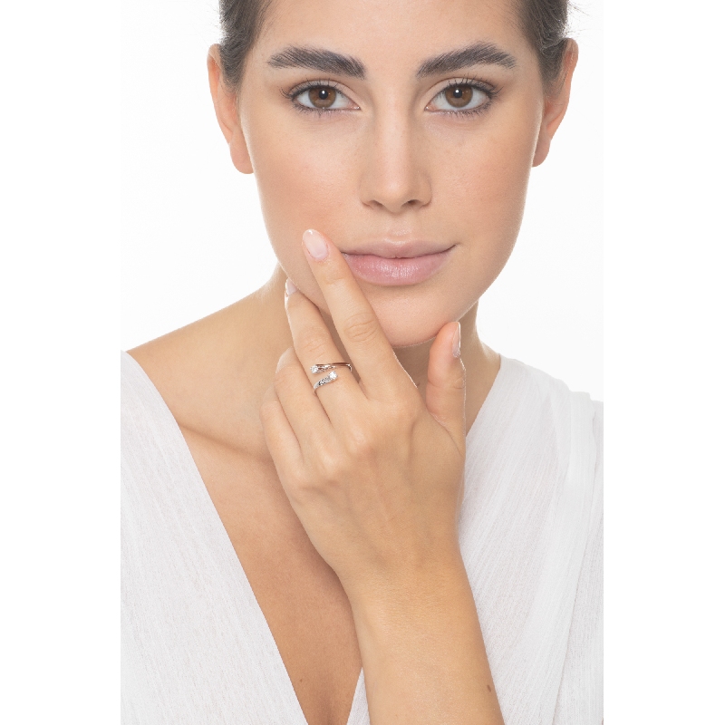 White gold 18k Bilogy ring with diamonds 
