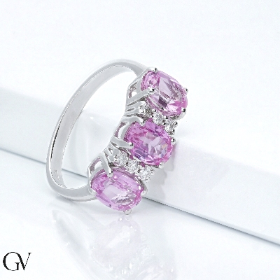 18k white gold with three pink sapphires and diamonds