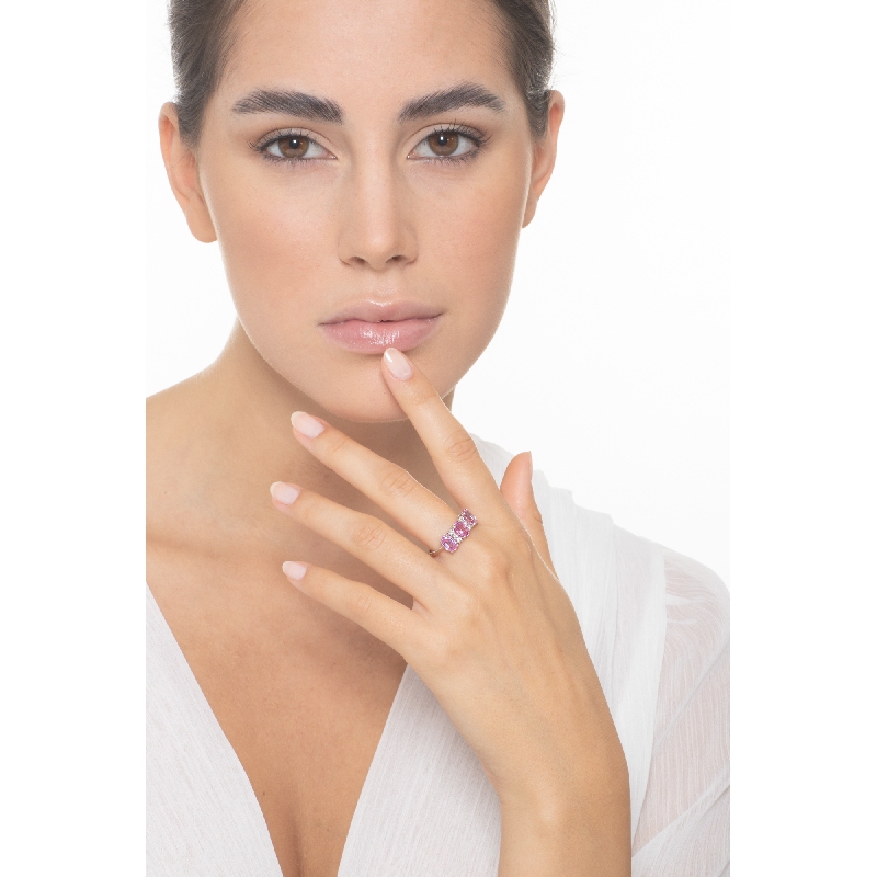 18k white gold with three pink sapphires and diamonds