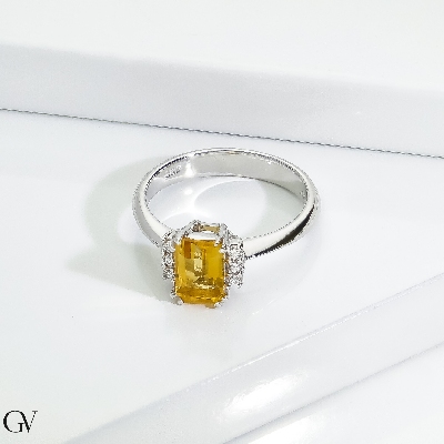Ring in white gold 18k with citrine