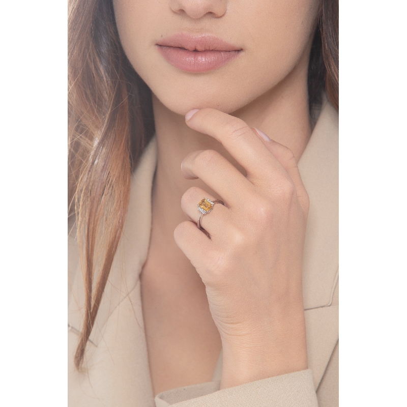 Ring in white gold 18k with citrine