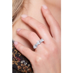 Anello con acquemarine ovali e diamanti trilogy in oro bianco 2
