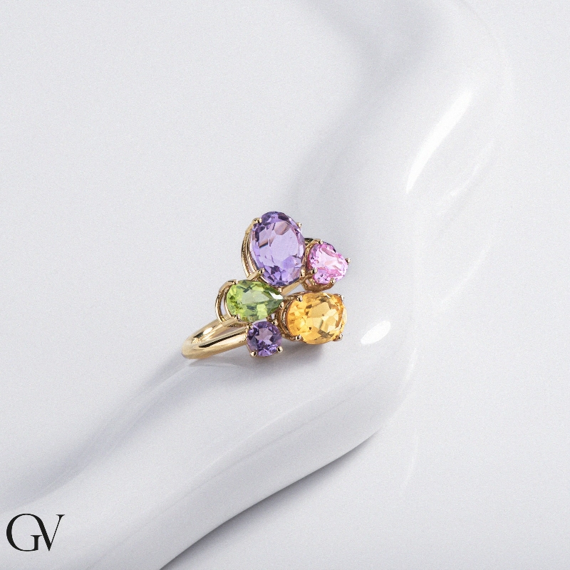 Ring multicolor in yellow gold 18k with 5 gems