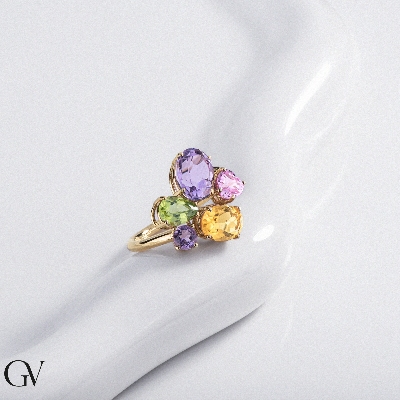 Ring multicolor in yellow gold 18k with 5 gems