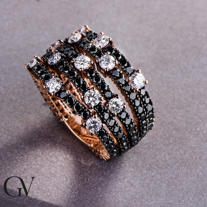 Tennis ring in rosé gold 18k with 5 rows of black and white diamonds 