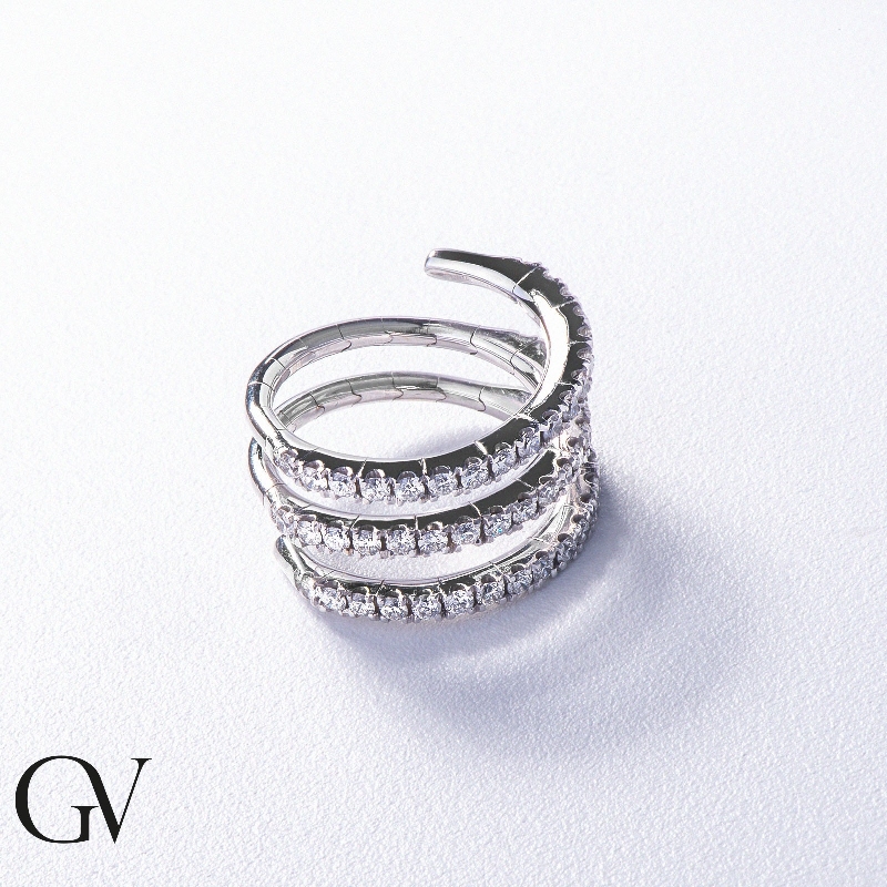 18k white gold spring ring with diamonds 